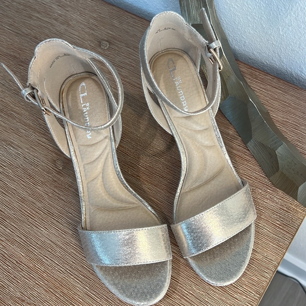 CL by LAUNDRY Starstone Platform Gold Heels - Picture 7 of 11